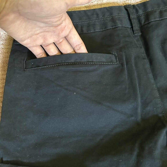 American Eagle Outfitters Black Bermuda Shorts Size 6 Women Midi - Picture 4 of 8